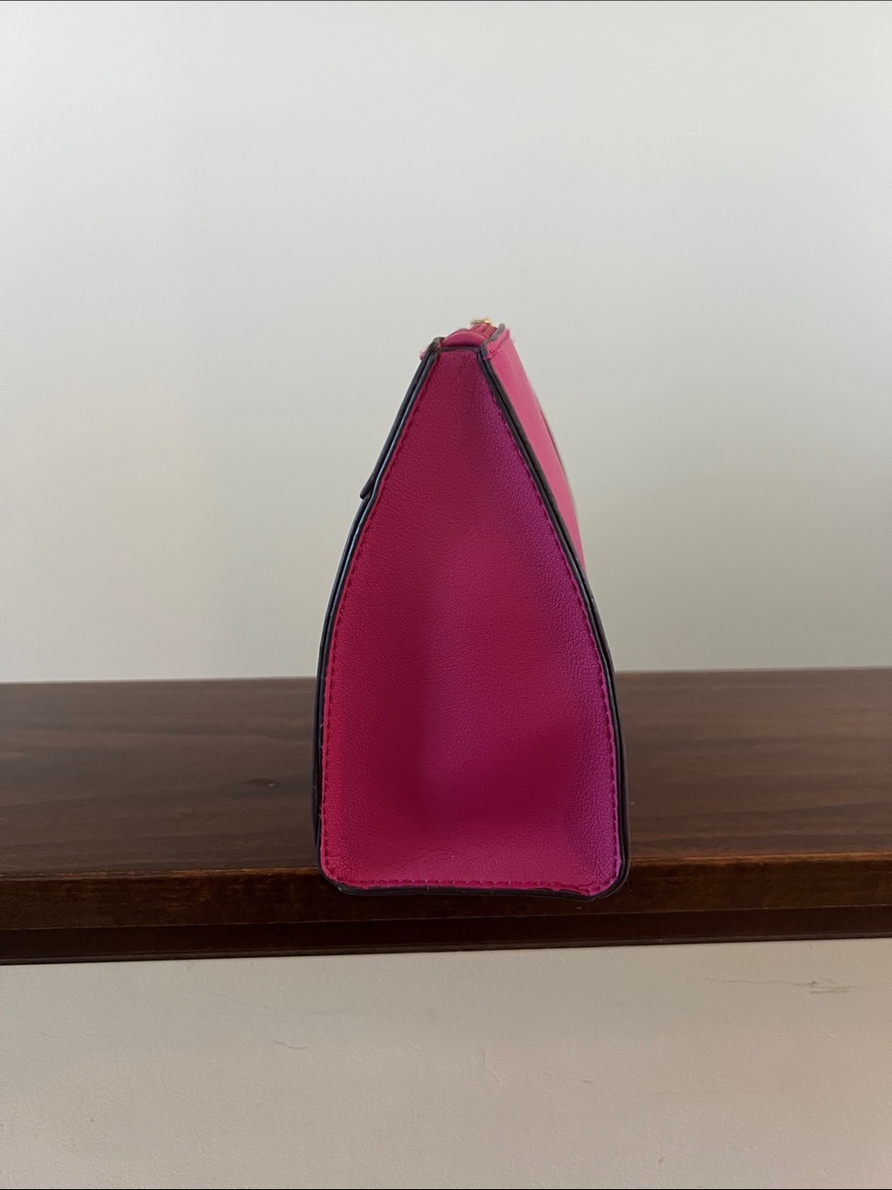 Elizabeth Arden NY Pink Makeup Bag. - Picture 4 of 9